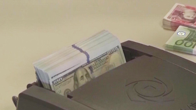 US trade deficit hits record high in 2022.jpg