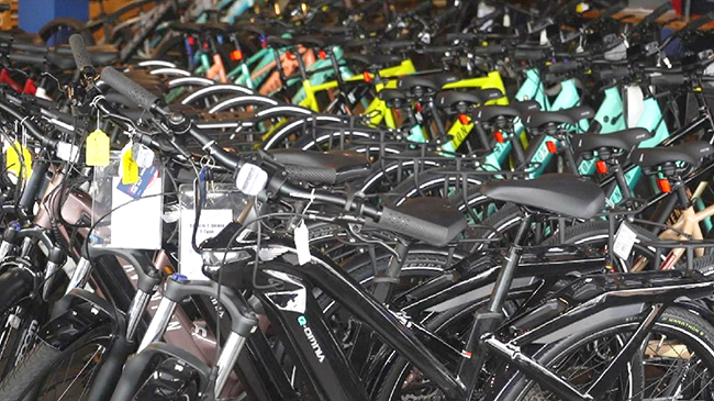 Denver offers cash rebate for going green amid e-bike craze.jpg