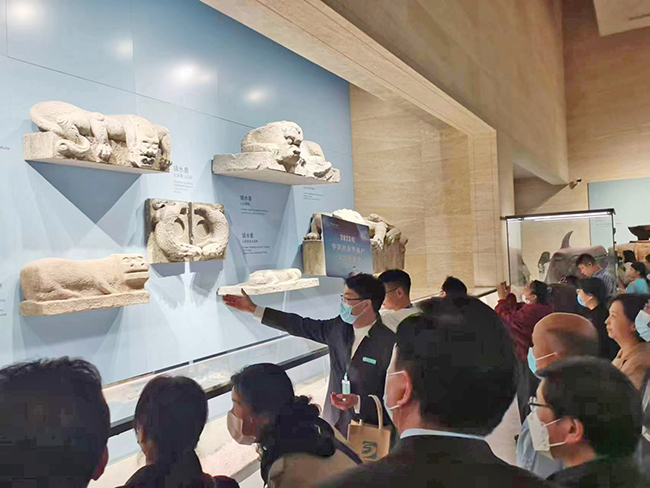 【2】海外华文媒体负责人参访扬州中国大运河博物馆。钟升 摄.jpg