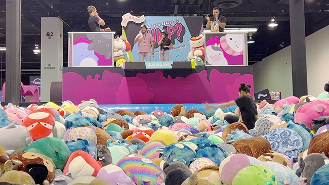 1,VidCon 2023在南加举行,展示内容创作新趋势.jpg 1,VidCon 2023在南加举行,展示内容创作新趋势.jpg