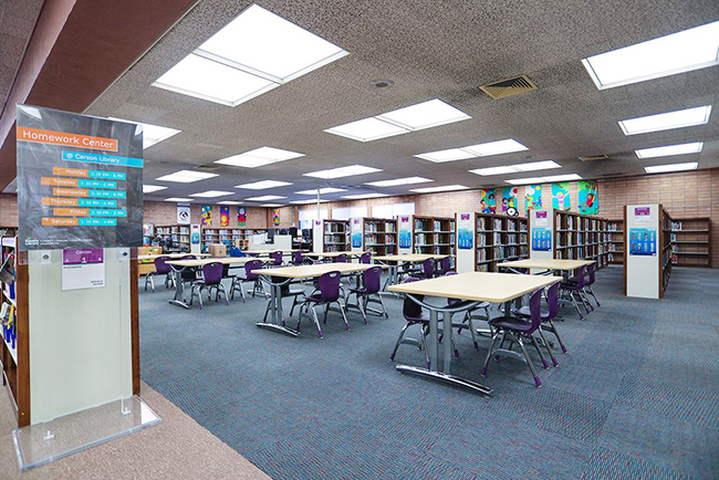 1,头条 西雅图海鹰队球员资助洛县图书馆.jpg 1,头条 西雅图海鹰队球员资助洛县图书馆.jpg