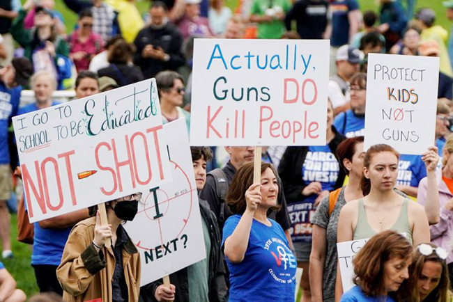 4,美缅因州枪击案刺激枪支销量大增.jpg 4,美缅因州枪击案刺激枪支销量大增.jpg