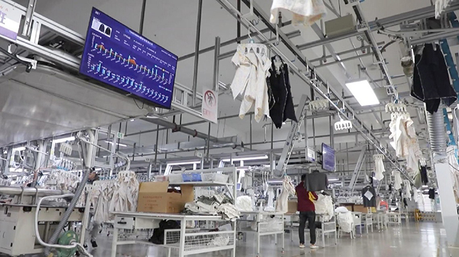 Flexible manufacturing transformsclothing production base in Qingdao.jpg