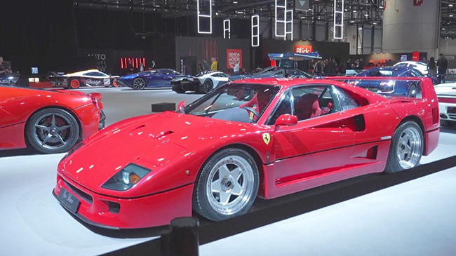 Geneva Int'l Motor Show displays star models from top auto manufacturers.jpg