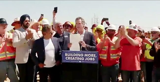 1，头条 加州基础设施正在进行改造.jpg