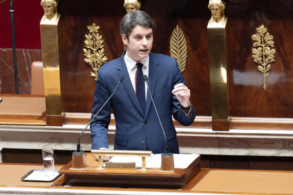 1，头条  袭警劫囚大案震惊法国　军警全力搜捕在逃要犯.jpg