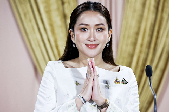 4,泰国国王正式任命佩通坦担任总理.jpg 4,泰国国王正式任命佩通坦担任总理.jpg