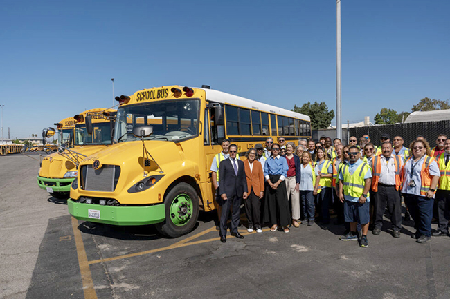 1,头条 加州新投入1,000 辆零排放校车.jpg 1,头条 加州新投入1,000 辆零排放校车.jpg