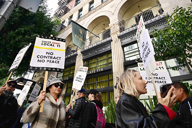 2,美国万名酒店业员工举行罢工.jpg 2,美国万名酒店业员工举行罢工.jpg