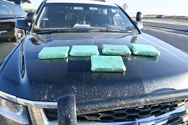 2,加州公路巡警一周内缴获170 万美元的芬太尼.jpg 2,加州公路巡警一周内缴获170 万美元的芬太尼.jpg