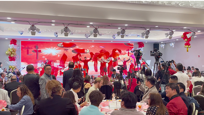 洛杉矶春晚隆重举行, 400余观众欢聚一堂 2.jpg 洛杉矶春晚隆重举行, 400余观众欢聚一堂 2.jpg