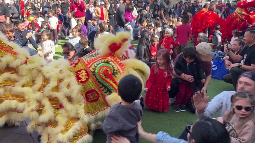 头条 青岛的姐妹城市长滩市举办了农历新年庆祝活动.jpg 头条 青岛的姐妹城市长滩市举办了农历新年庆祝活动.jpg