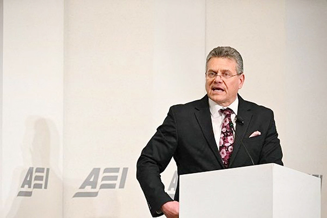 1，头条 美欧高官就关税问题展开磋商.jpg