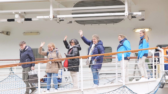 Shanghai sees record single-day arrival of foreign tourists via cruise ships.jpg