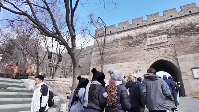 1,头条 百余名爱荷华学生访问TikTok 上看到过的中国.jpg 1,头条 百余名爱荷华学生访问TikTok 上看到过的中国.jpg