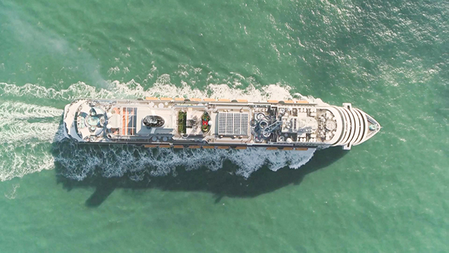 2,中国产巨轮启航青岛,中国邮轮产业开启双城记.jpg 2,中国产巨轮启航青岛,中国邮轮产业开启双城记.jpg