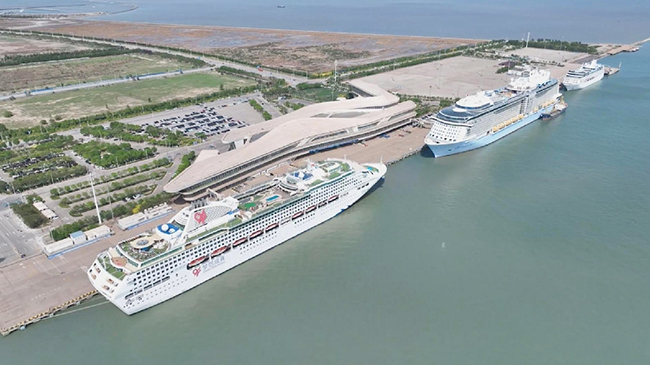 1,头条 免签证政策带动中国入境邮轮旅游.jpg 1,头条 免签证政策带动中国入境邮轮旅游.jpg