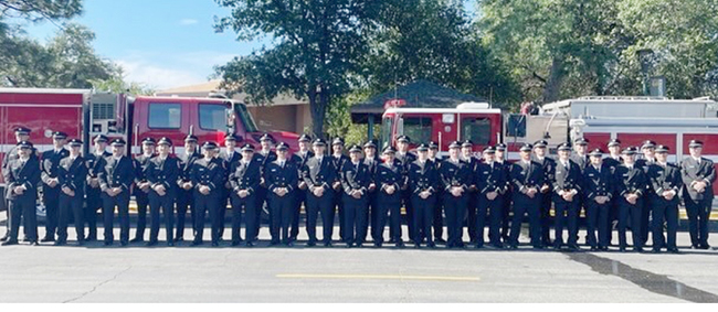 300多名消防和执法专业毕业生加入加州公共安全队伍.jpg 300多名消防和执法专业毕业生加入加州公共安全队伍.jpg