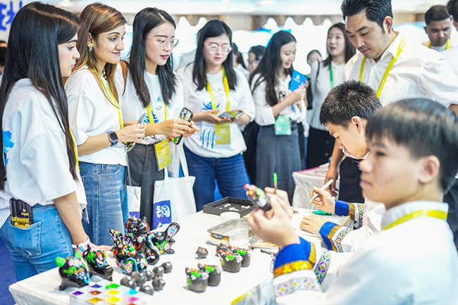 美政策不确定性升高,中国学生将留学目光转向别处.jpg 美政策不确定性升高,中国学生将留学目光转向别处.jpg