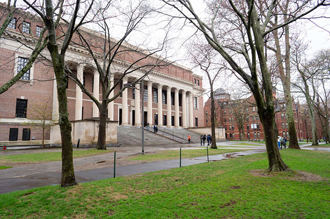 2,美政府称恢复受理“哈佛签证”.jpg 2,美政府称恢复受理“哈佛签证”.jpg