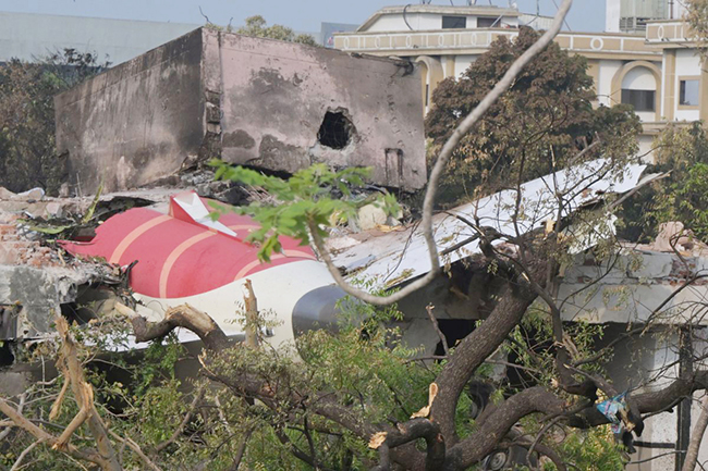 2,外媒关注:印航空难打击波音复苏计划.jpg 2,外媒关注:印航空难打击波音复苏计划.jpg