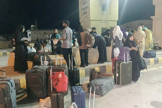 1，头条 外媒：大批外国人从伊朗撤往阿塞拜疆.jpg