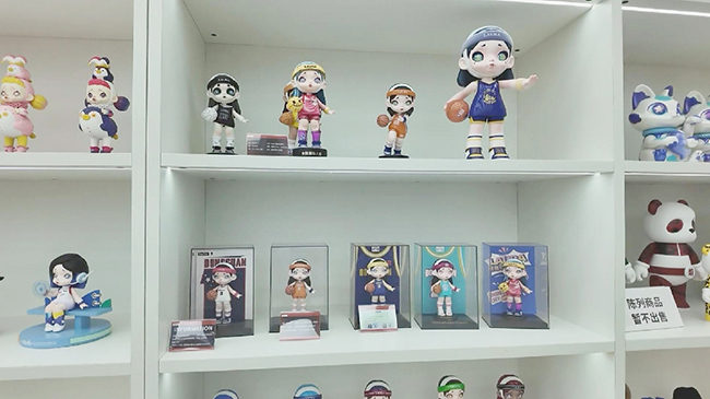 China’s blind box toys captivate global fans, transforming collectible trends.jpg