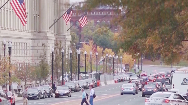 1，头条 加州将拨款近50亿美元改善州公路.jpg