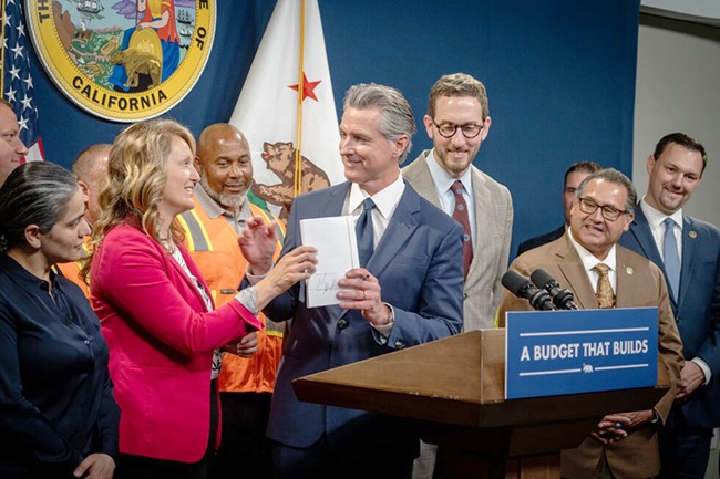 1，头条 加州推进住房和基础设施改革.jpeg