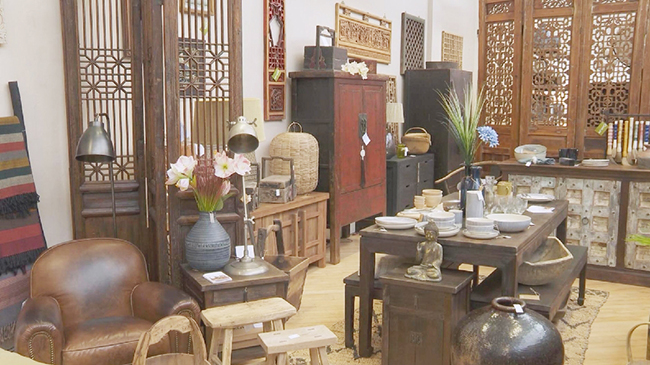 UK shop owner restores Chinese antique furniture for Asian artistry enthusiasts.jpg UK shop owner restores Chinese antique furniture for Asian artistry enthusiasts.jpg