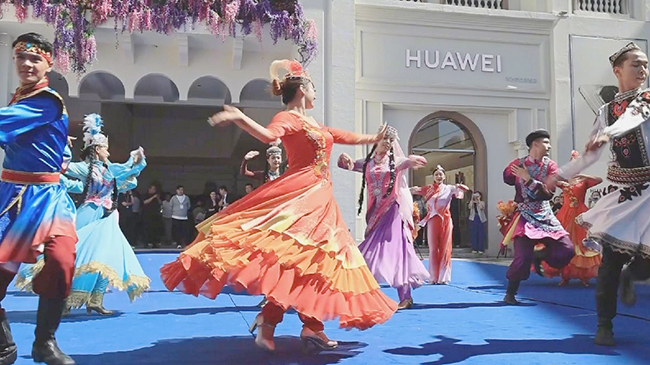 Cities roll out tourism-promotion programs to meet surging demand in summer vacation season.jpg