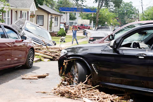6，美媒：暴风雨席卷美国东北部引发洪水.jpg