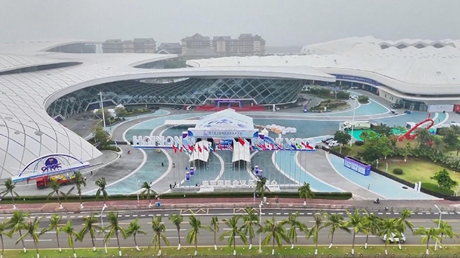 First contract for 6th China International Consumer Products Expo signed.jpg