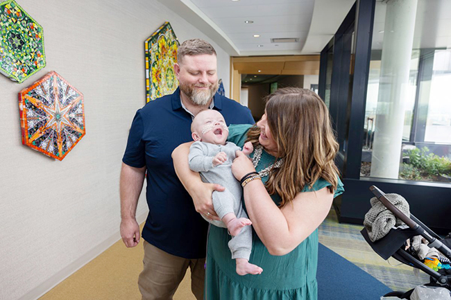 4,世界最早产婴儿一周岁了.jpg 4,世界最早产婴儿一周岁了.jpg