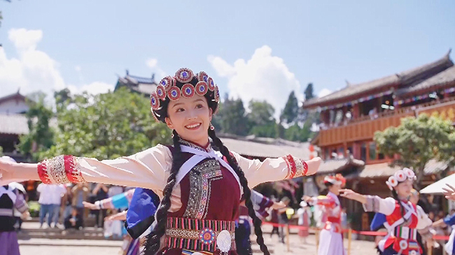 云南丽江成为今夏避暑游热门目的地.jpg 云南丽江成为今夏避暑游热门目的地.jpg