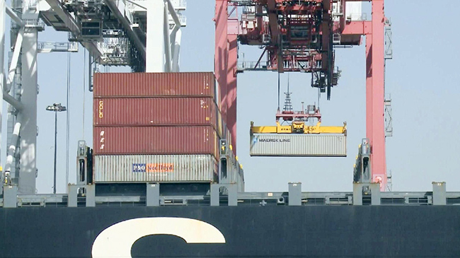 1，头条 加州港口集装箱吞吐量激增.jpg