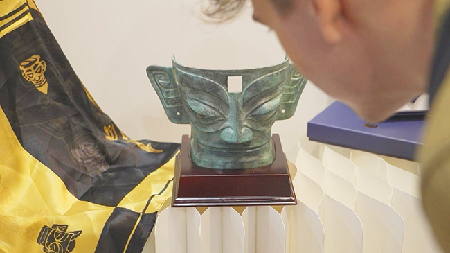 Liangzhu Forum hosts special market to promote cultural transmission.jpg