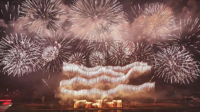 2，中国中部城市举行国际烟花汇演 31.jpg