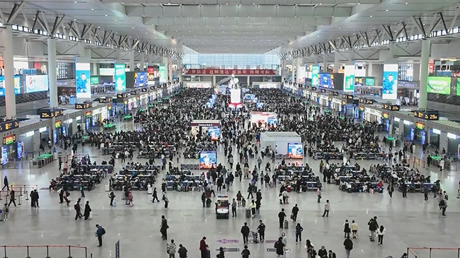 1，头条 中国春节跨区域旅客出行量预计将达5.9亿人次.jpg