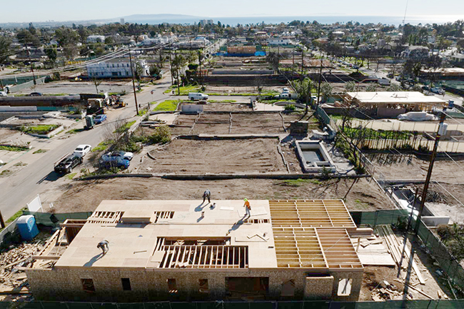 3,洛杉矶山火一周年伤痕犹在.jpg 3,洛杉矶山火一周年伤痕犹在.jpg