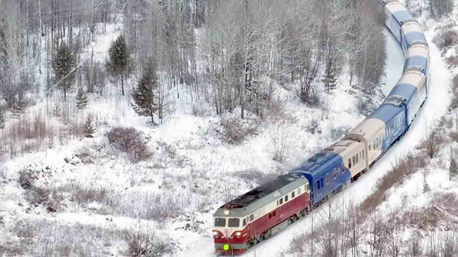 China's northern regions fuel winter economy with ice-snow tourism.jpg