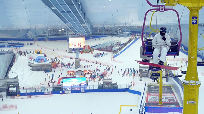 Indoor, outdoor skiing ignite winter tourism boom in Sichuan.jpg Indoor, outdoor skiing ignite winter tourism boom in Sichuan.jpg