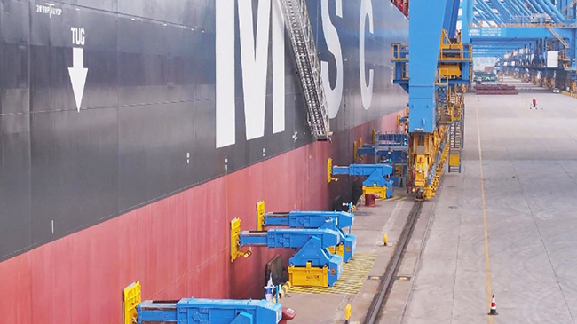 Qingdao Port deploys China’s first vacuum-based automated mooring system.jpg