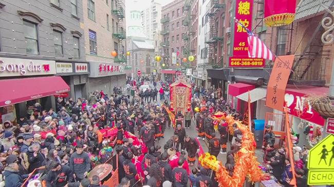 2，纽约唐人街欢庆春节.jpg