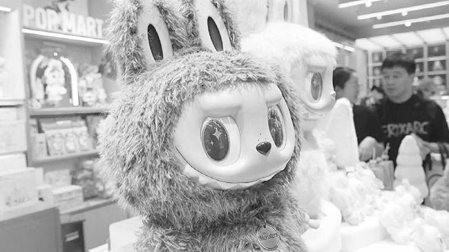 China's designer toy boom drives deeper localization by global brands.jpg