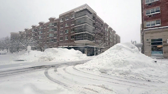 1,头条 美国东北部多州暴雪进入紧急状态.jpg 1,头条 美国东北部多州暴雪进入紧急状态.jpg