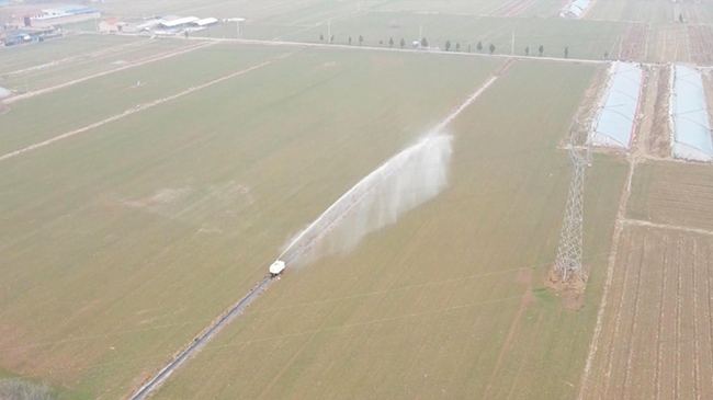 Spring irrigation in full swing in China.jpg