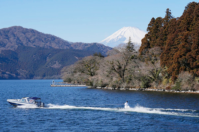 3，日本全国多地旅游景点遭遇缺水危机.jpg