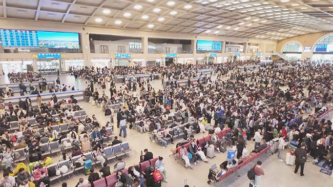 China’s transport network braces for record May Day return traffic.jpg