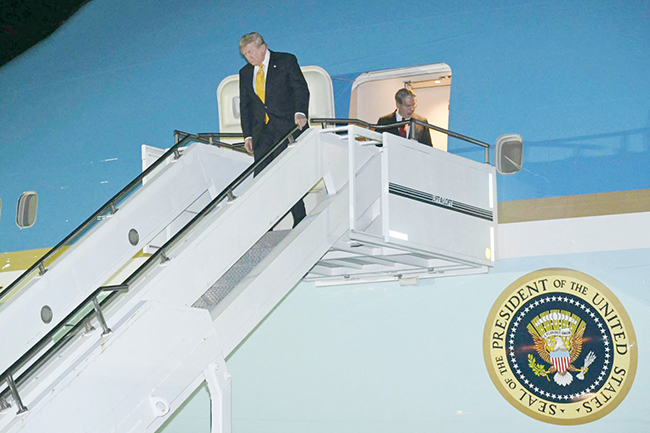 7，特朗普没坐新的“空军一号”回国，原因披露.jpg